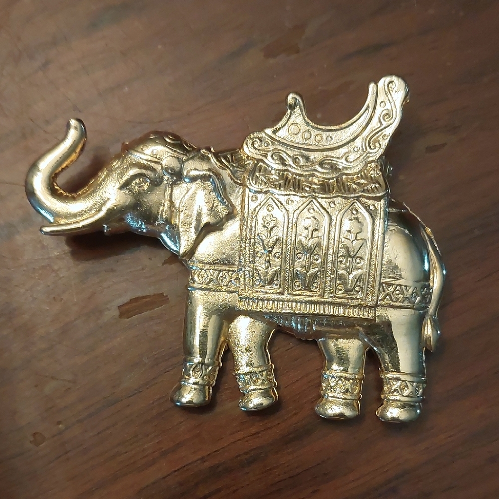Gold Elephant Pin